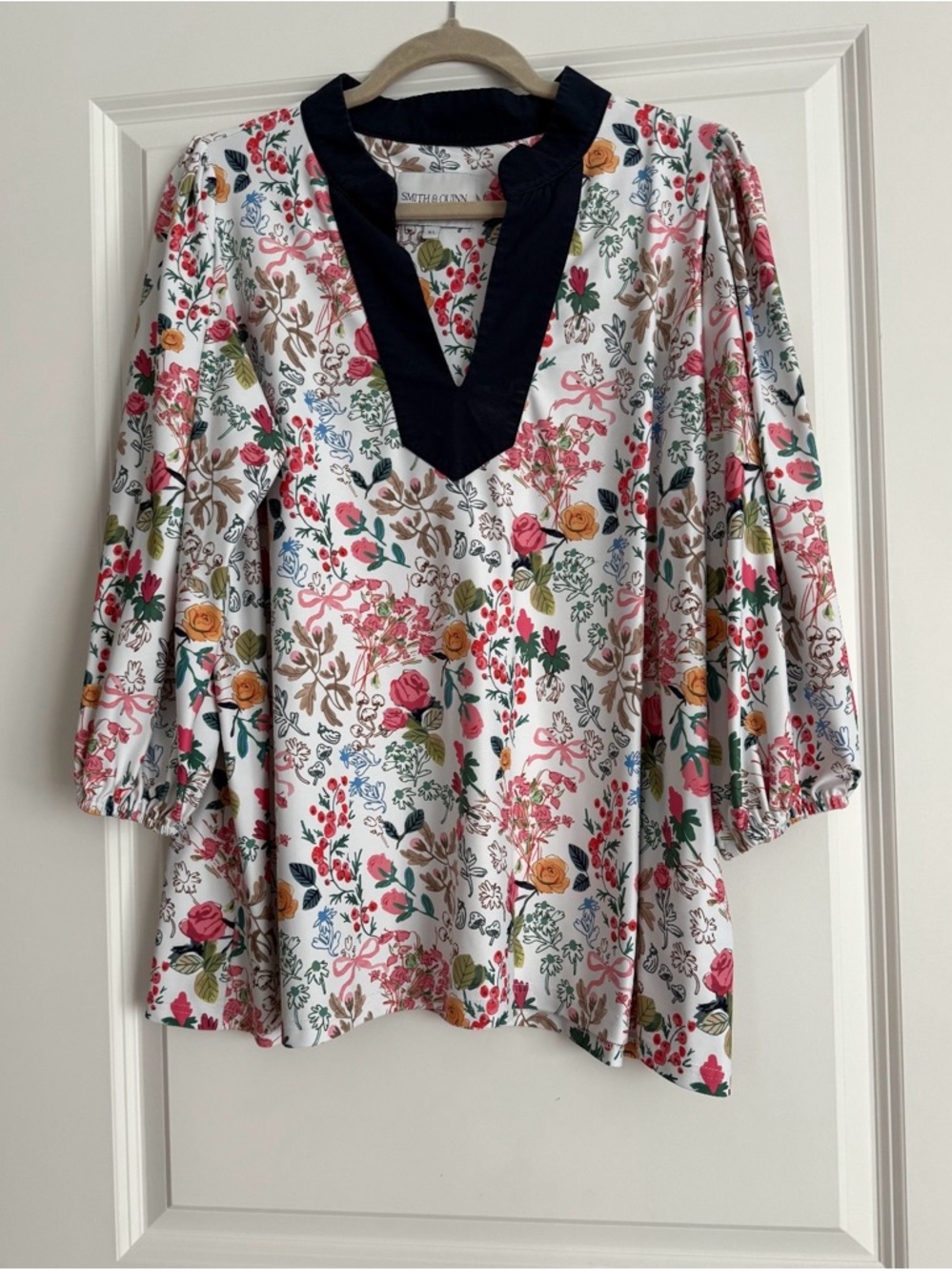 Smith & Quinn White Floral Tunic with Navy V-Neck Trim